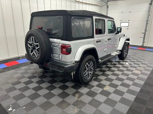 Used 2024 Jeep Wrangler Sahara image 21
