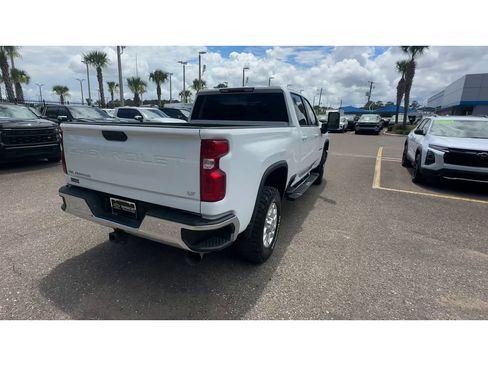 Used 2025 Chevrolet Silverado 2500 LT AWD/4WD image 3