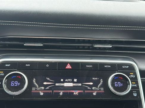 Used 2024 Genesis GV80 2.5T image 25