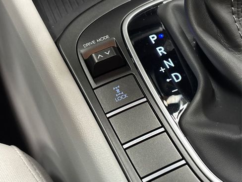 Used 2025 Hyundai Kona SEL image 32