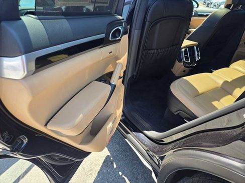 Used 2016 Porsche Cayenne S AWD/4WD image 17