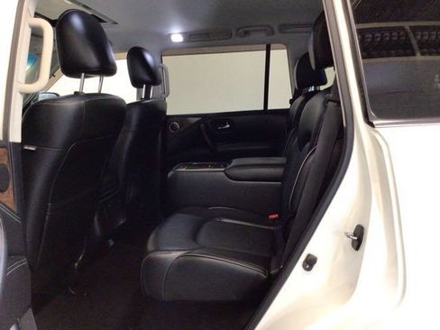 Used 2017 INFINITI QX80 4WD image 19