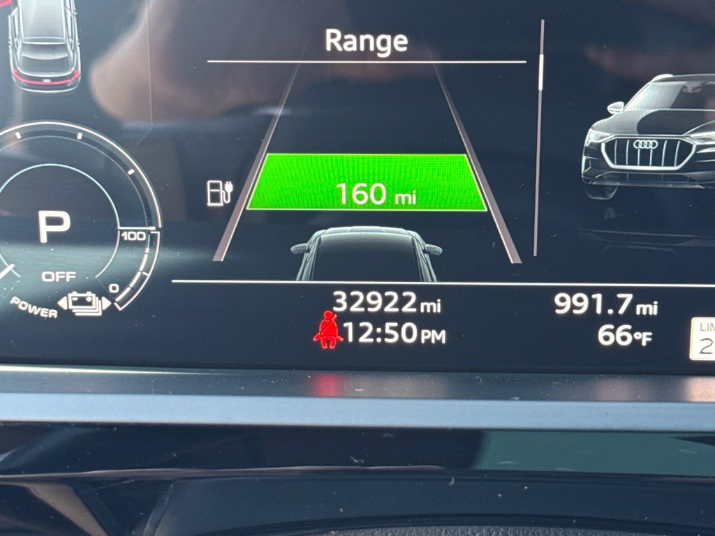 Used 2022 Audi e-tron Prestige AWD/4WD image 16