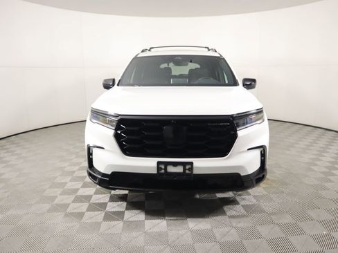 Used 2025 Honda Pilot Black Edition image 2