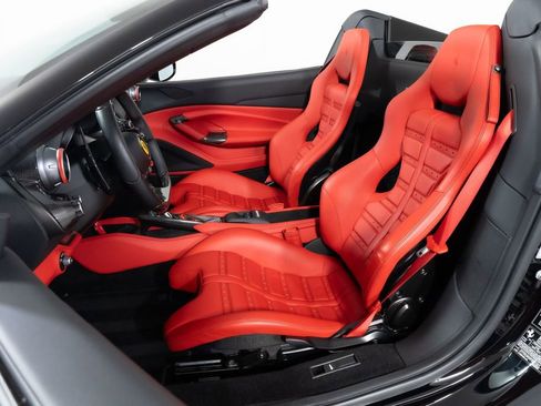 Used 2023 Ferrari F8 Tributo RWD image 5