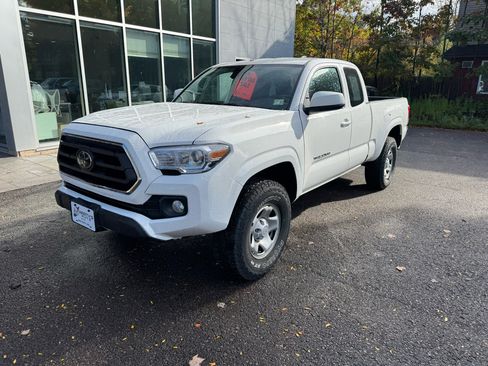 Used 2022 Toyota Tacoma SR5 image 1