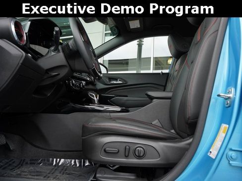 Used 2025 Chevrolet Trax RS w/ Driver Confidence Package image 28