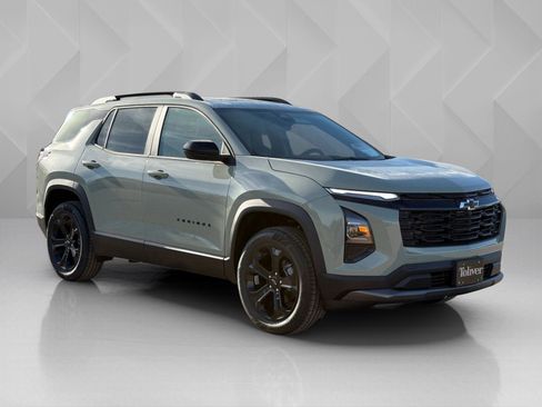 New 2026 Chevrolet Equinox LT image 3