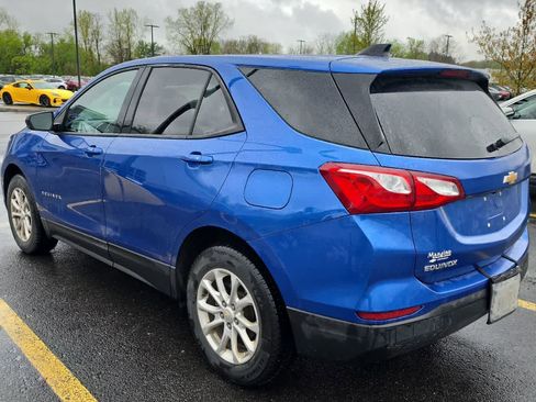 Used 2019 Chevrolet Equinox LS w/ LS Convenience Package AWD/4WD image 2