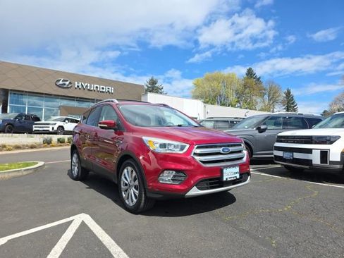 Used 2017 Ford Escape Titanium w/ Equipment Group 301A AWD/4WD image 2