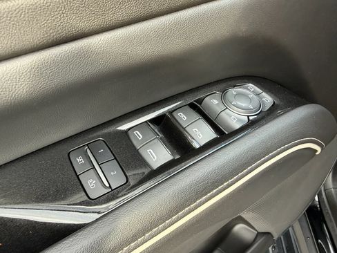 Used 2023 Cadillac Escalade ESV Sport w/ LPO, ONYX Package RWD image 37