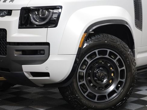 New 2026 Land Rover Defender 110 OCTA AWD/4WD image 4