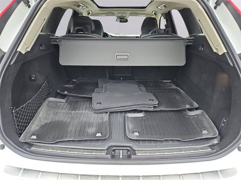 Used 2023 Volvo XC60 B6 Ultimate w/ Protection Package Premier image 37