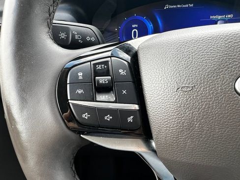 Used 2022 Ford Explorer Platinum w/ Equipment Group 601A AWD/4WD image 27
