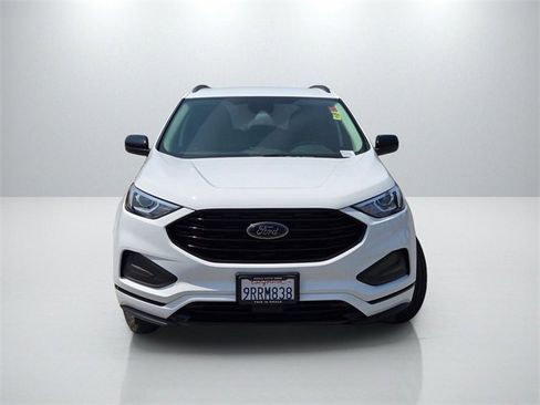 Used 2024 Ford Edge SE w/ Black Appearance Package image 3