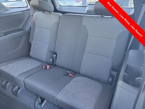 Used 2023 Chevrolet Traverse LT image 38