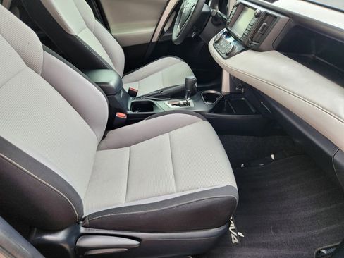 Used 2018 Toyota RAV4 XLE w/ Convenience Package image 14