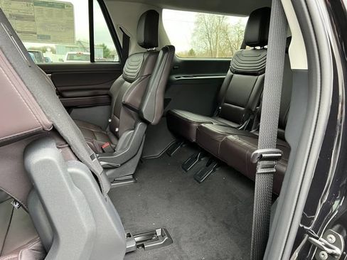 New 2025 Ford Expedition Max Platinum w/ Platinum Ultimate Package AWD/4WD image 5