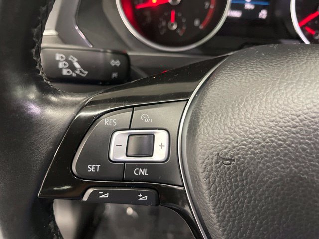 Used 2018 Volkswagen Tiguan SE w/ Panoramic Sunroof Package AWD/4WD image 18