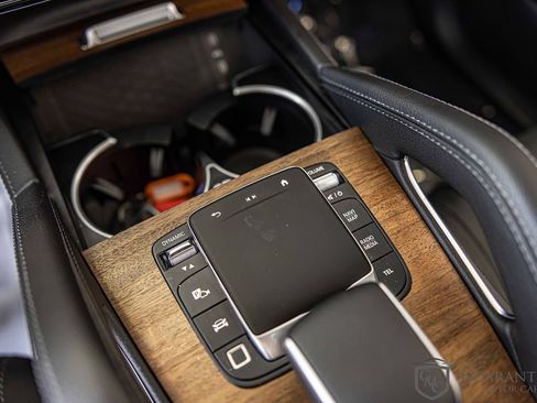 Used 2025 Mercedes-Benz GLE 350 4MATIC image 30