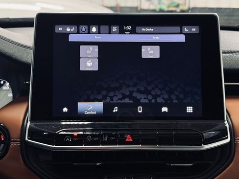 Used 2022 Jeep Compass Limited image 33