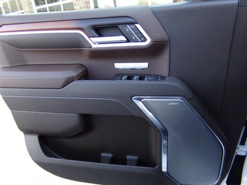 Used 2025 GMC Sierra 1500 Denali AWD/4WD image 48