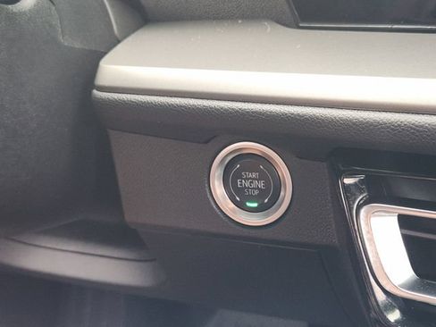 Used 2025 Chevrolet Traverse LT w/ Driver Confidence Package FWD image 8