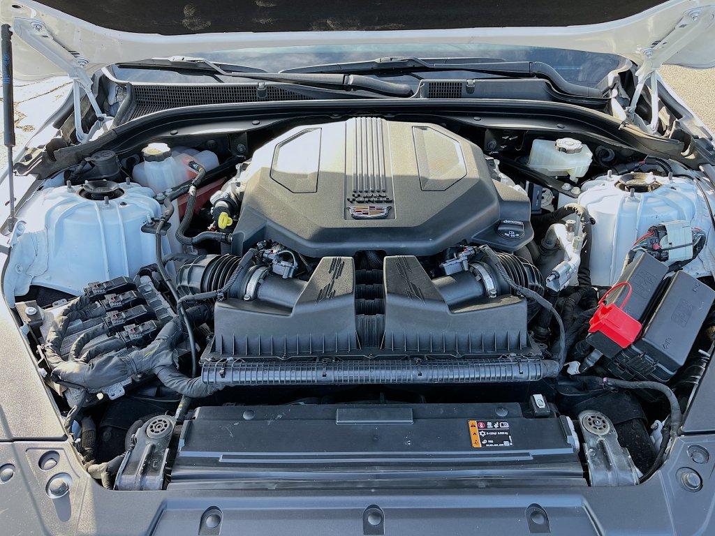 Used 2023 Cadillac CT5 V w/ Platinum Package RWD image 32