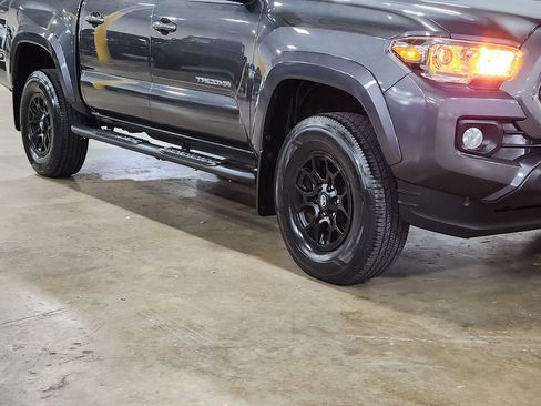 Used 2020 Toyota Tacoma SR5 image 16