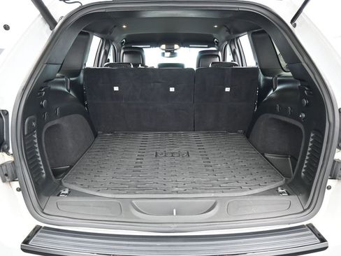 Used 2018 Jeep Grand Cherokee Altitude image 30