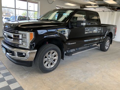Used 2017 Ford F350 Lariat w/ Lariat Ultimate Package AWD/4WD image 5
