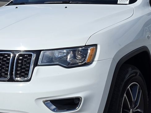 Used 2017 Jeep Grand Cherokee Limited w/ Trailer Tow Group IV AWD/4WD image 8
