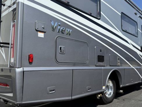 Used 2021 Mercedes-Benz Sprinter 3500 image 38