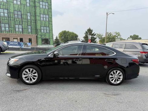 Used 2015 Lexus ES 300h Hybrid image 4