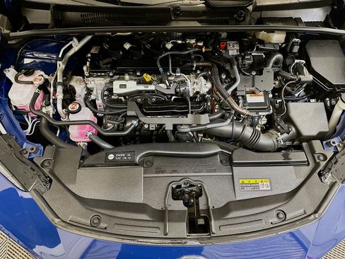 Used 2025 Toyota Prius LE FWD image 34