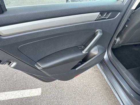 Certified 2021 Volkswagen Passat 2.0T S image 15