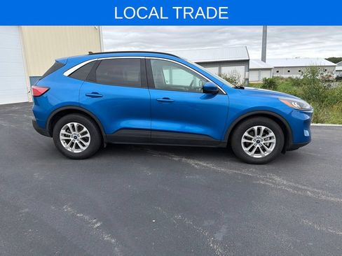 Certified 2020 Ford Escape SE FWD image 3