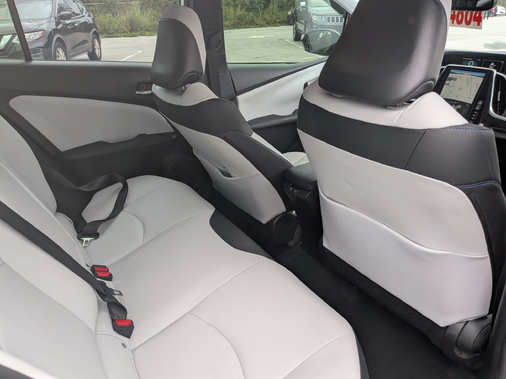 Used 2022 Toyota Prius Limited w/ Premium Convenience Package FWD image 26
