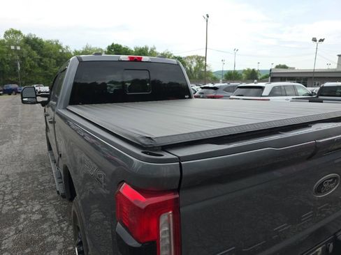 Used 2024 Ford F250 XLT w/ Black Appearance Package AWD/4WD image 23