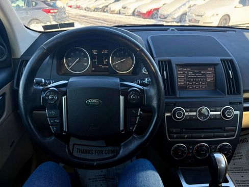 Used 2015 Land Rover LR2 image 35