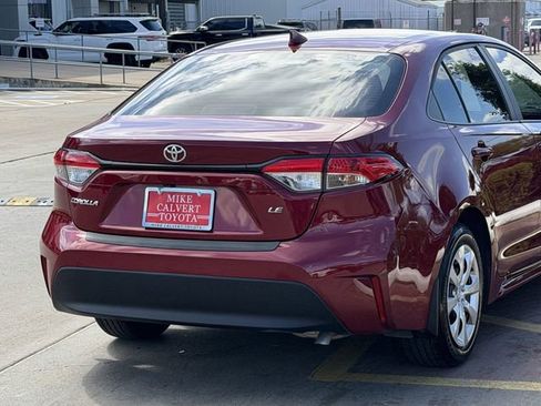 Used 2025 Toyota Corolla LE image 6