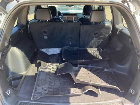 Certified 2023 Jeep Grand Cherokee Altitude AWD/4WD image 11