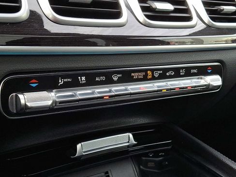 Used 2022 Mercedes-Benz GLS 450 4MATIC image 12