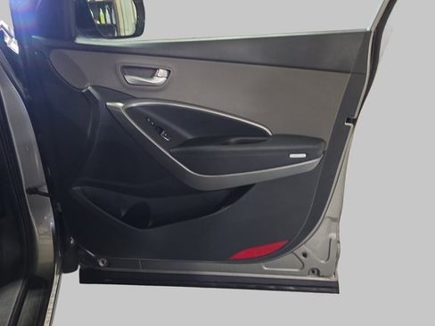 Used 2018 Hyundai Santa Fe Sport image 11