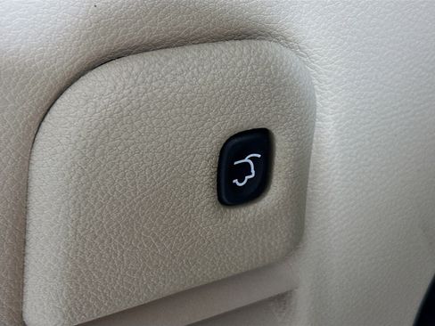 Used 2018 Jeep Grand Cherokee Limited image 27