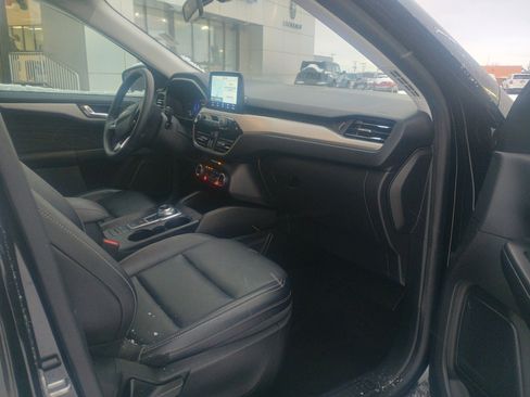 Used 2022 Ford Escape SEL w/ Technology Package image 18