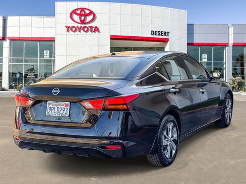 Used 2025 Nissan Altima 2.5 S FWD image 7
