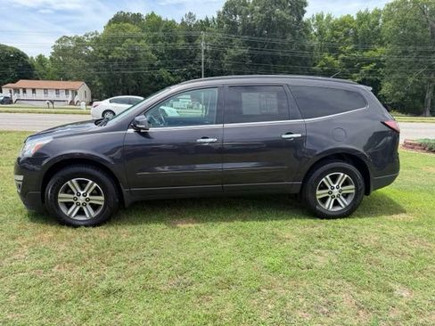Used 2017 Chevrolet Traverse LT FWD image 7