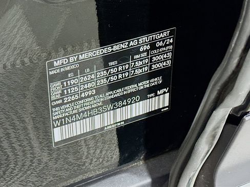 Used 2025 Mercedes-Benz GLB 250 4MATIC image 31