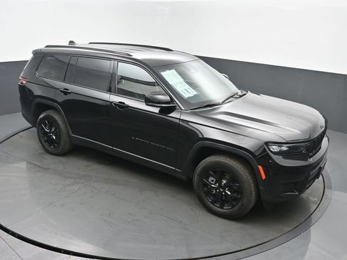 Used 2024 Jeep Grand Cherokee L Laredo AWD/4WD image 46